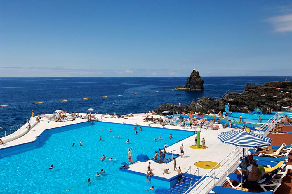 LUKSUS: Disse vakre omgivelsene finner du i Madeira. Foto: VING